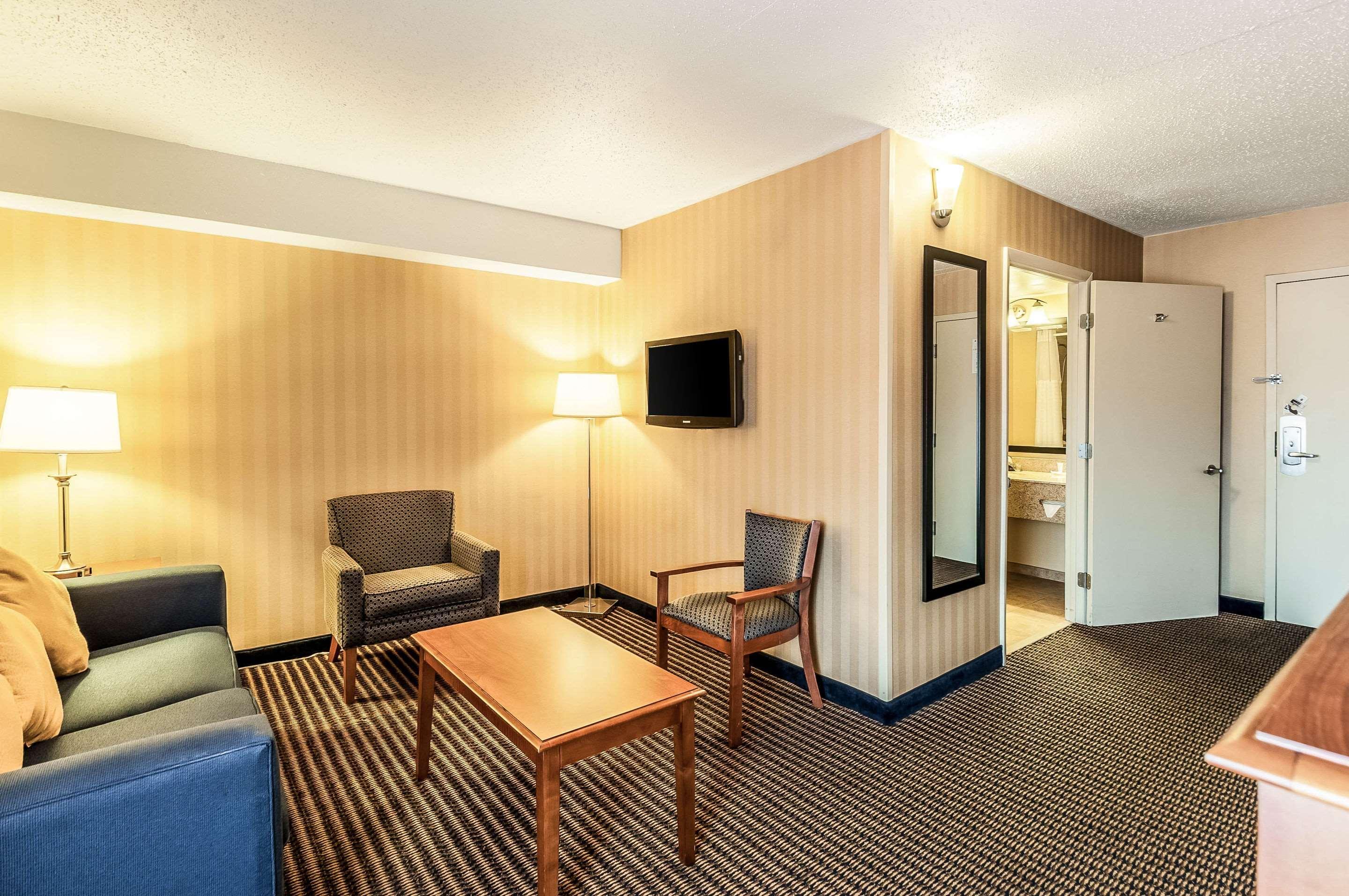 Comfort Inn & Suites Alexandria West Eksteriør bilde